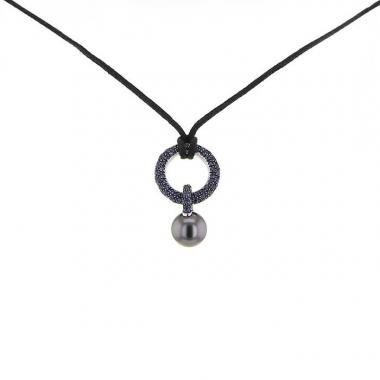 Colgante Mikimoto Bilbo en oro blanco,  zafiros y perla