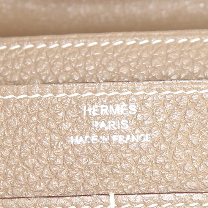 Portafogli Hermes Dogon - Pocket Hand in pelle togo etoupe - Detail D3