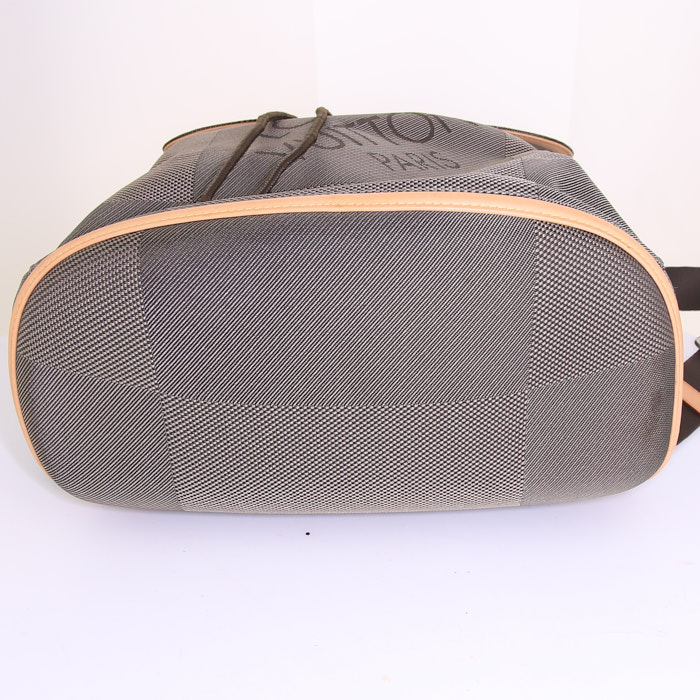 Louis Vuitton backpack in damier Giant canvas and natural leather - Detail D4