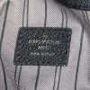 Bolso de mano Louis Vuitton Artsy en cuero monogram huella negro - Detail D4 thumbnail