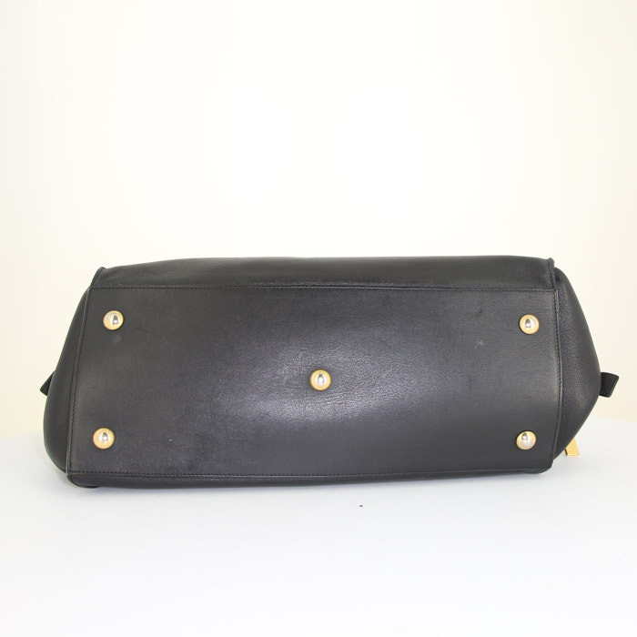 Bolso de mano Yves Saint Laurent Chyc modelo grande en cuero negro - Detail D4