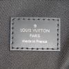 Sac à dos Louis Vuitton Discovery en toile monogram noire et grise et cuir noir - Detail D3 thumbnail