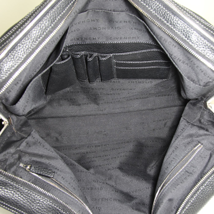 Porte-documents Givenchy en cuir grainé noir - Detail D3