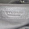 Bolso de mano Bulgari Leoni en cuero granulado negro - Detail D4 thumbnail