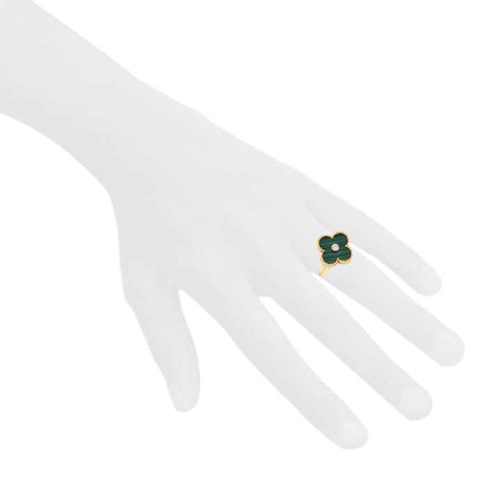 Sortija Van Cleef & Arpels Alhambra Vintage en oro amarillo,  malachite y diamante - Detail D1