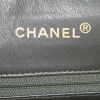 Sac porté épaule ou main Chanel en cuir gris-vert et cuir matelassé - Detail D3 thumbnail