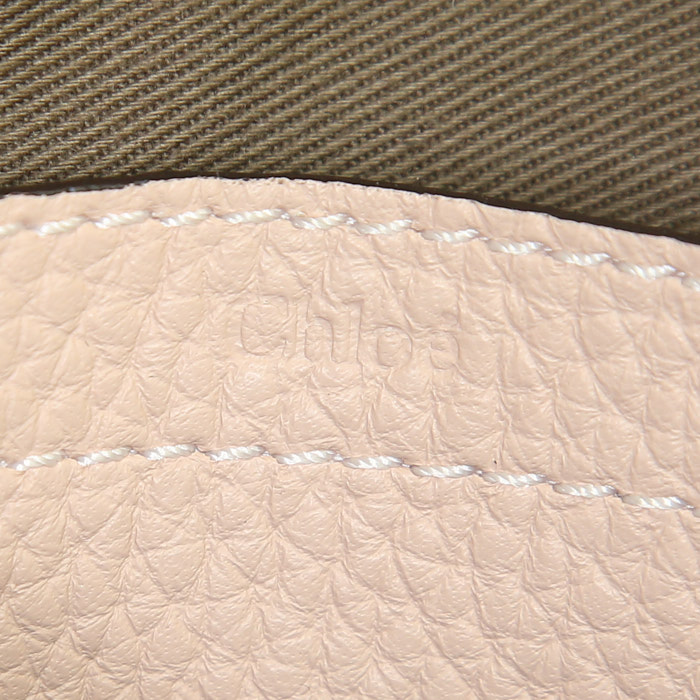 Chloé Marcie mini shoulder bag in varnished pink grained leather - Detail D3