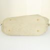 Louis Vuitton L handbag in cream color mahina leather - Detail D4 thumbnail