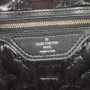 Bolso 24 horas Louis Vuitton Lockit  en lona Monogram negra y charol - Detail D3 thumbnail