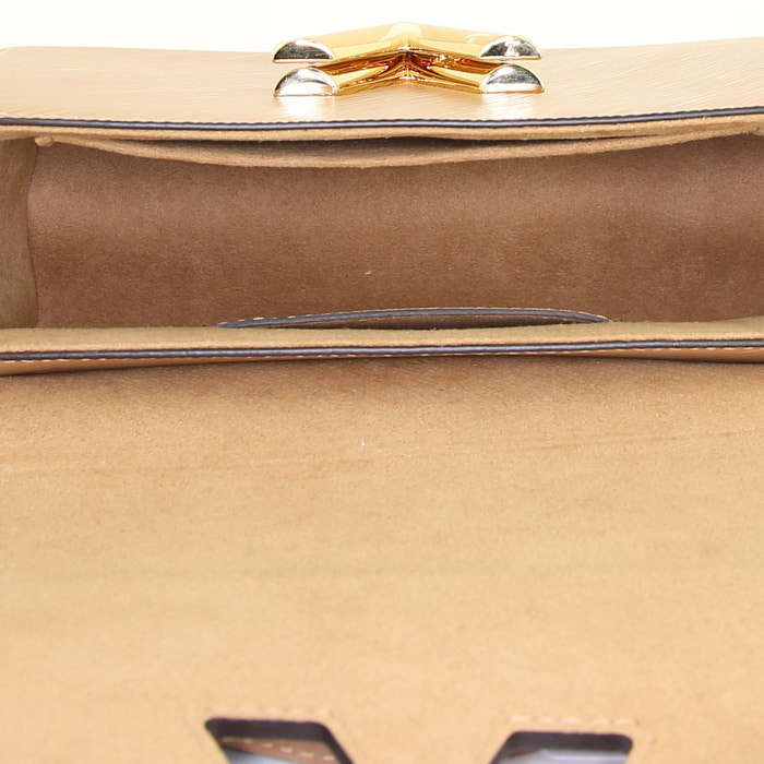 Bolso Louis Vuitton Twist modelo mediano en cuero color camel y negro - Detail D3