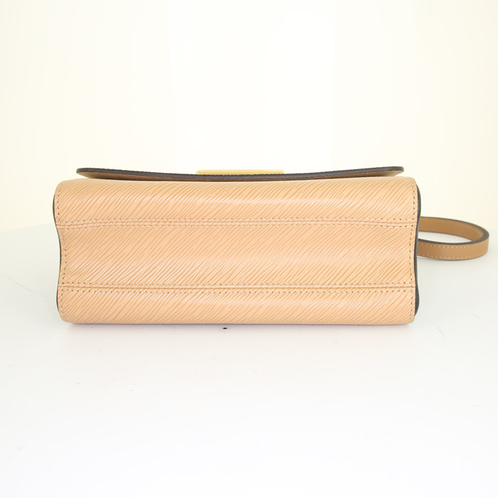 Bolso Louis Vuitton Twist modelo mediano en cuero color camel y negro - Detail D5
