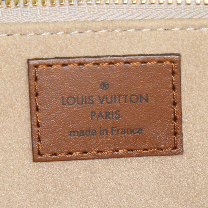 Sac Louis Vuitton Tote Very en cuir monogram marron - Detail D4