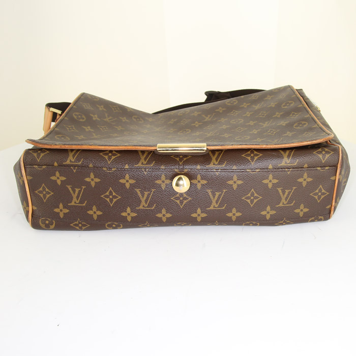 Louis Vuitton Abbesses shoulder bag in brown monogram canvas and natural leather - Detail D4