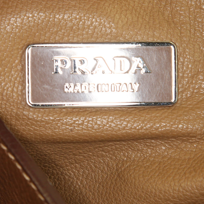 Prada bag in brown leather - Detail D3