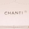 Bolso bandolera Chanel Timeless jumbo en cuero granulado acolchado beige - Detail D4 thumbnail