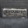 Bolso bandolera Chanel Boy en piel de pitón negra y cuero negro - Detail D4 thumbnail