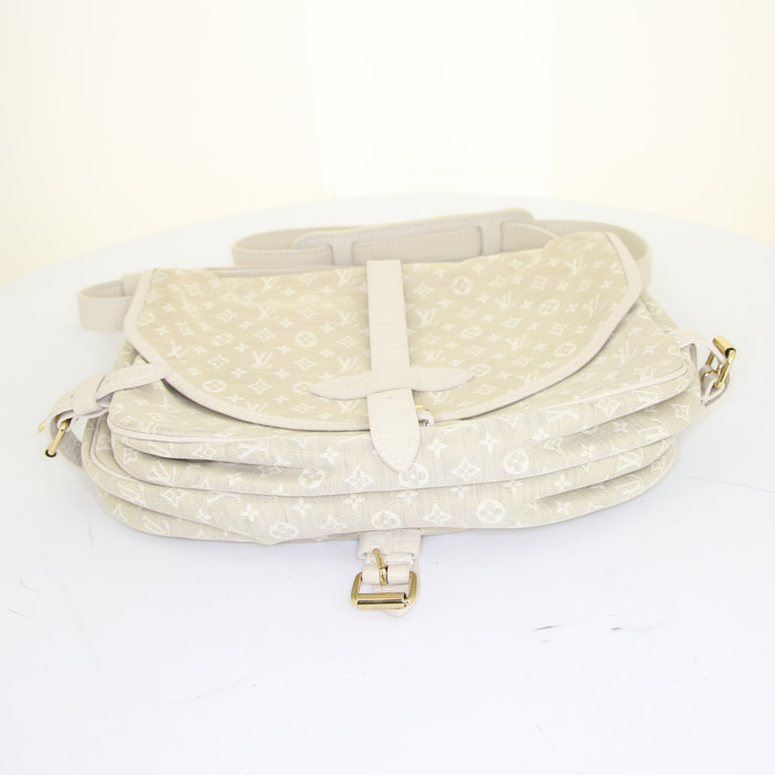 Bolso bandolera Louis Vuitton Saumur modelo mediano en lona Monogram blanquecina y cuero blanquecino - Detail D4