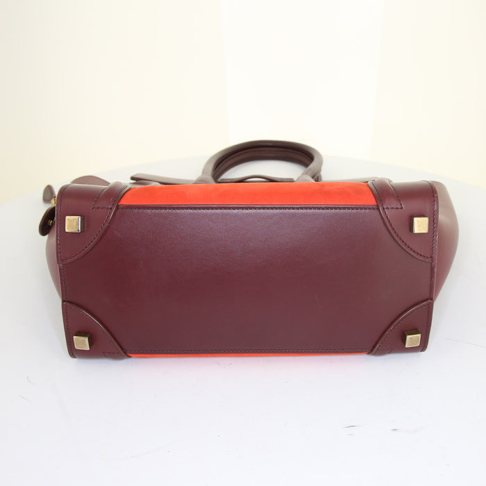Sac à main Celine Luggage Micro petit modèle en cuir bordeaux et rouge - Detail D4