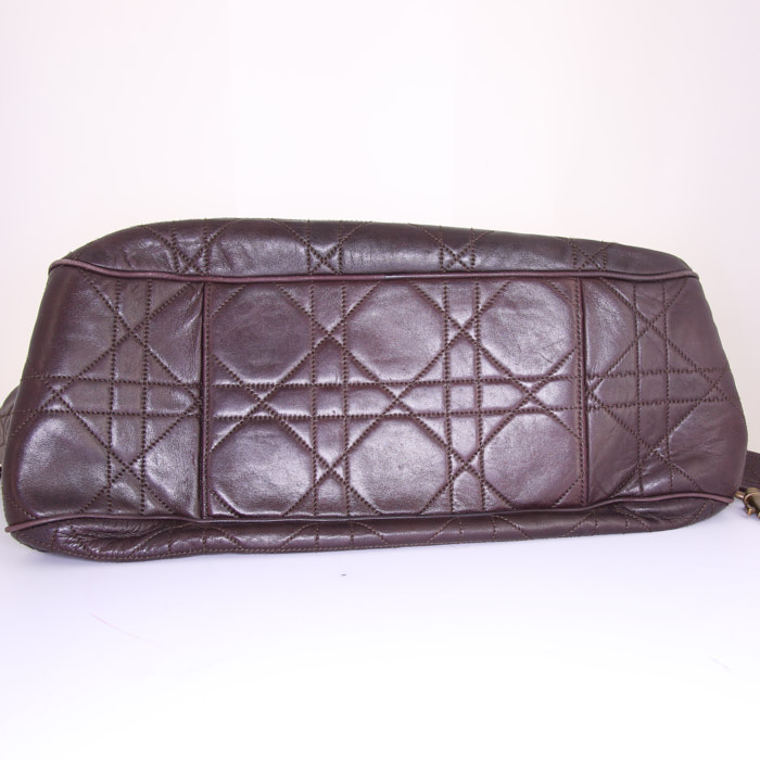 Dior shoulder bag in brown leather - Detail D4