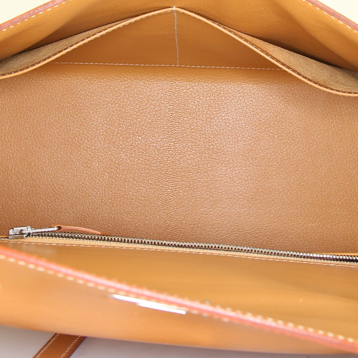Bolso de mano Hermes Kelly 32 cm en cuero Chamonix color oro - Detail D3
