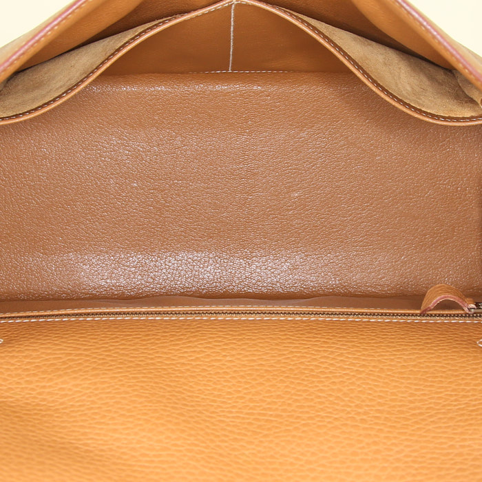 Sac à main Hermes Kelly 32 cm en cuir Fjord gold - Detail D3