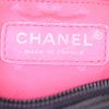 Bolso de mano Chanel Cambon en cuero acolchado negro y blanco - Detail D3 thumbnail