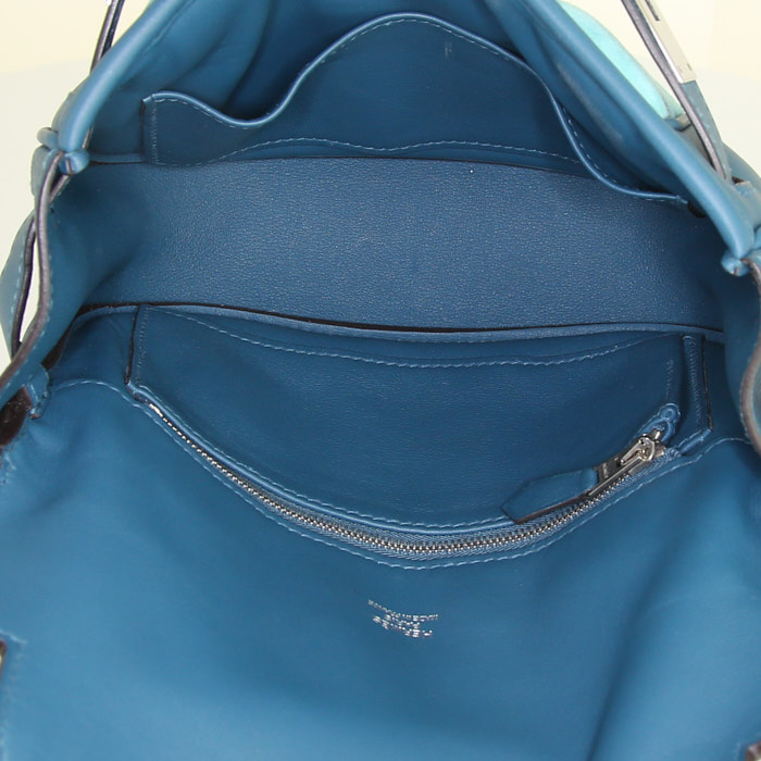 Bolso bandolera Hermès Berline modelo pequeño en cuero azul verdoso y ante - Detail D2