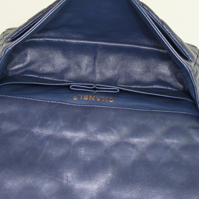 Chanel Timeless handbag in dark blue quilted leather - Detail D3
