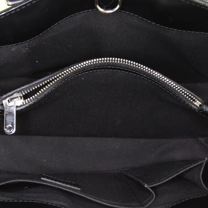 Louis Vuitton Passy shopping bag in black epi leather - Detail D2