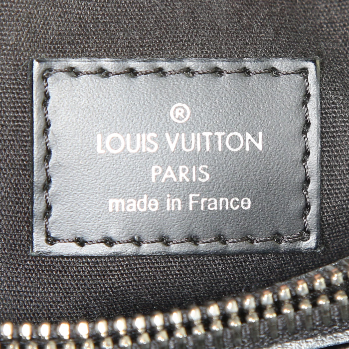 Louis Vuitton Passy shopping bag in black epi leather - Detail D3