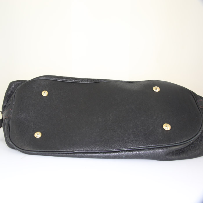 Louis Vuitton L bag in black mahina leather - Detail D4
