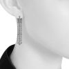 Paire de pendants d'oreilles semi-souple Chopard en or blanc et diamants - Detail D1 thumbnail