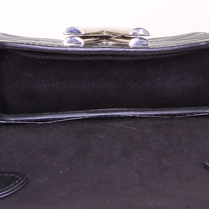 Borsa Louis Vuitton Twist in pelle Epi nera e bianca con motivo - Detail D3