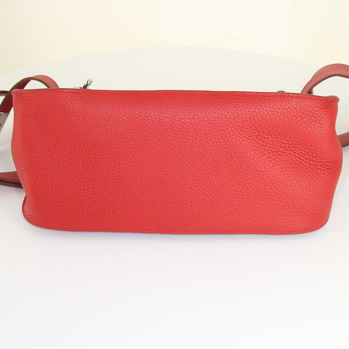 Bolso bandolera Hermes Jypsiere 31 cm en cuero togo rojo - Detail D4