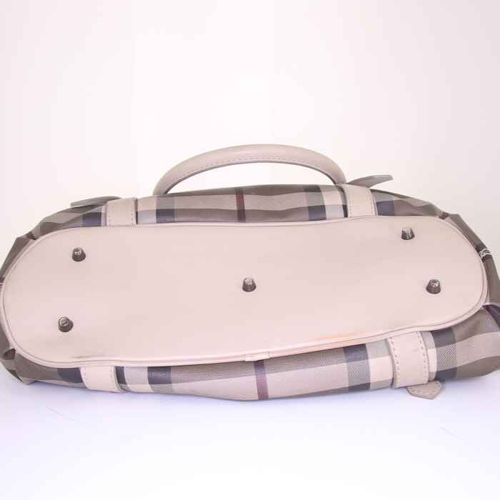 Sac à main Burberry Northfield en toile Haymarket beige et cuir beige - Detail D5