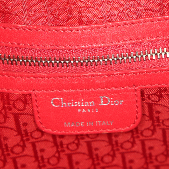 Sac à main Dior Lady Dior taille XL en cuir cannage noir - Detail D4