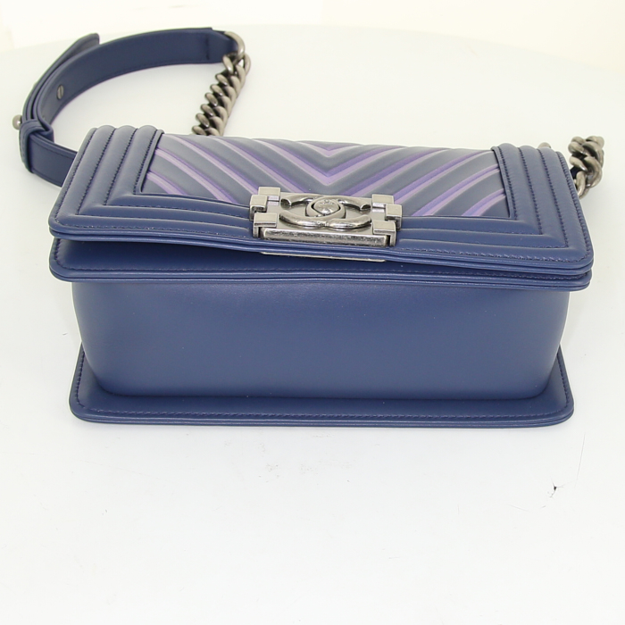 Chanel Boy small shoulder bag in blue-green and purple leather - Detail D5