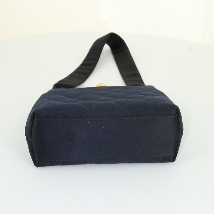 Bolso de noche Chanel Vintage en seda azul oscuro - Detail D5