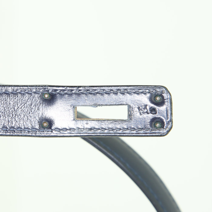 Sac à main Hermes Kelly 28 cm en cuir box bleu-marine - Detail D5