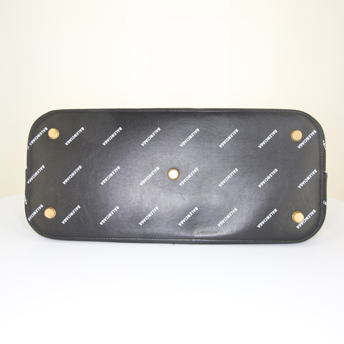 Balenciaga Ville Top Handle size M handbag in black leather - Detail D5