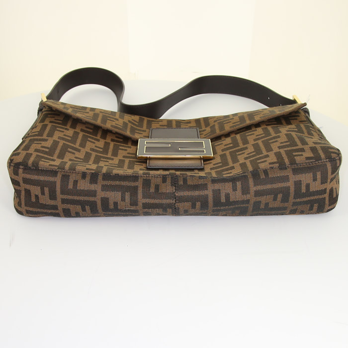 Borsa Fendi Baguette modello grande in tela monogram marrone e pelle marrone - Detail D4