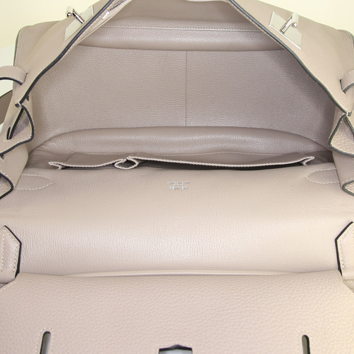 Sac besace Hermes Jypsiere en cuir togo gris - Detail D2