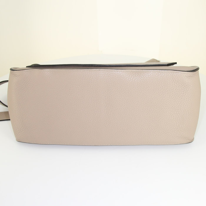 Borsa bisaccia Hermes Jypsiere in pelle togo grigia - Detail D5