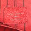 Bolso de mano Louis Vuitton Spontini en cuero monogram huella rojo - Detail D3 thumbnail