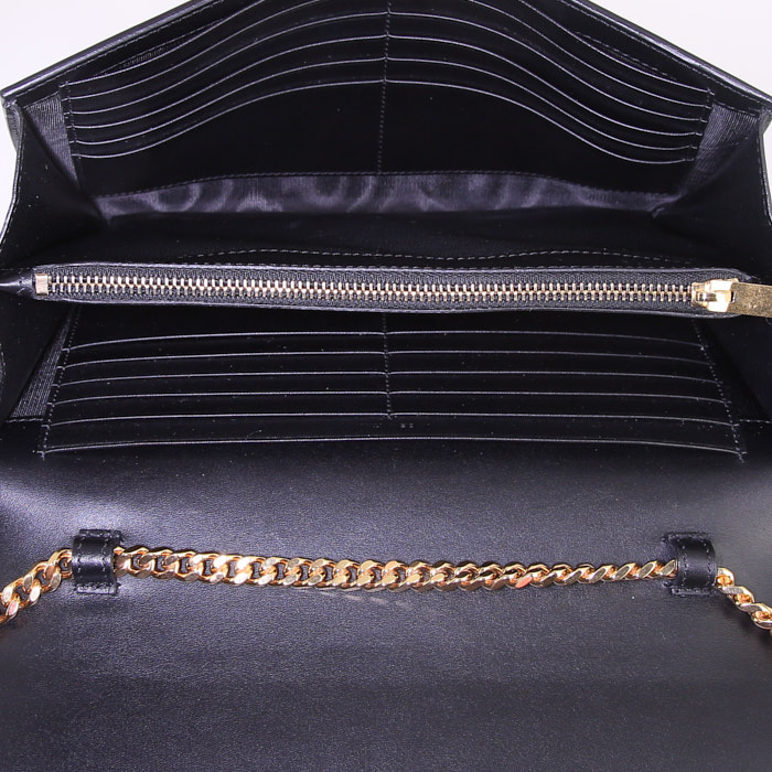 Saint Laurent Kate shoulder bag in black smooth leather - Detail D2