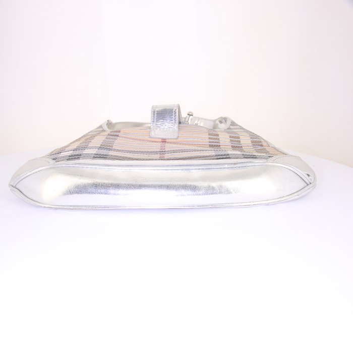 Burberry Brook bag in logo canvas and silver leather - Detail D5