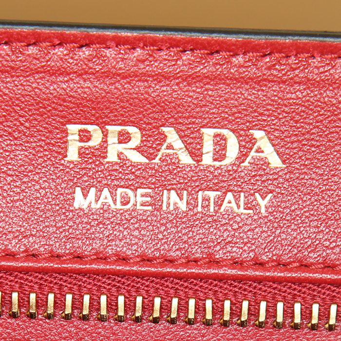 Borsa Prada Sidonie modello grande in pelle saffiano marrone caramello - Detail D4