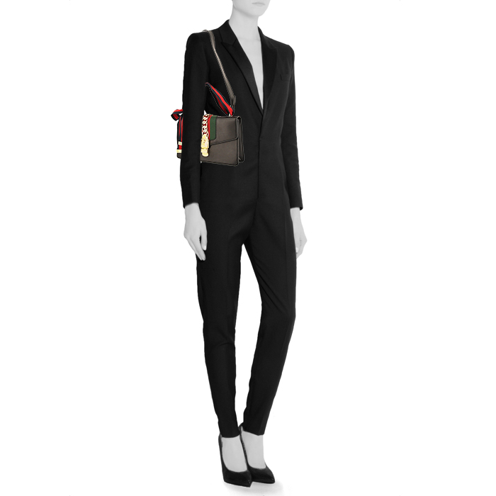 Gucci Sylvie small model shoulder bag in black leather - Detail D2