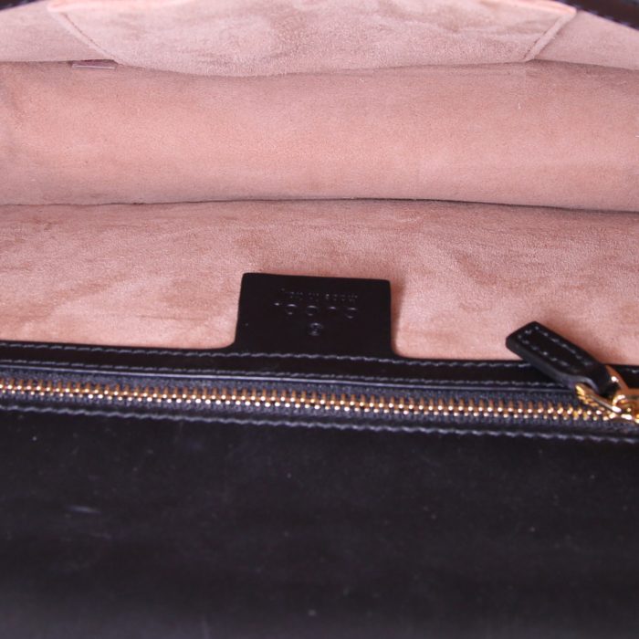 Sac bandoulière Gucci Sylvie petit modèle en cuir noir - Detail D3