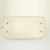 Louis Vuitton Bowling handbag in off-white epi leather - Detail D4 thumbnail